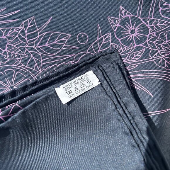 Hermes scarf from 2000, Brand New Never Used in original box, purchased in Paris - Picture 5 of 11